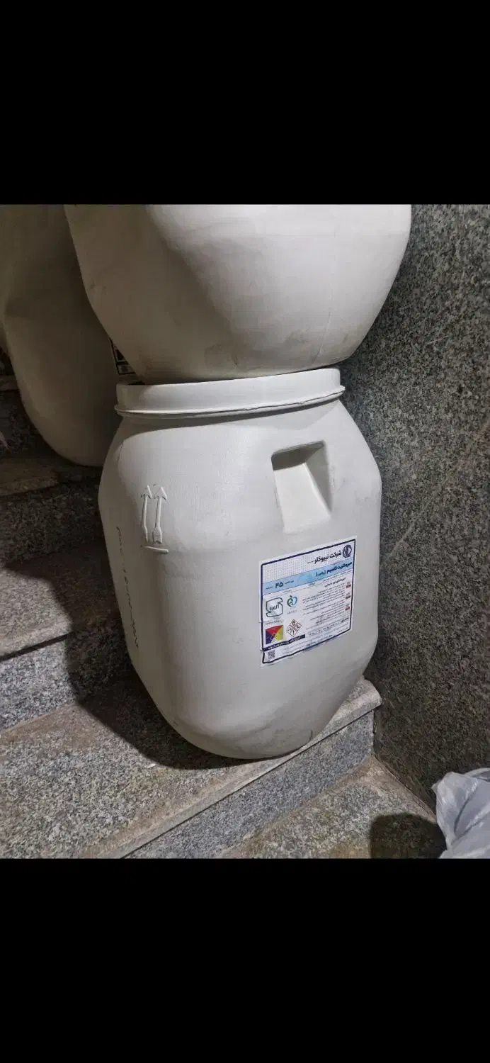 بشکه ۵۰ لیتری ضخیم ومحکم|ظروف نگهدارنده، پلاستیکی، یکبارمصرف|ازنا, |دیوار