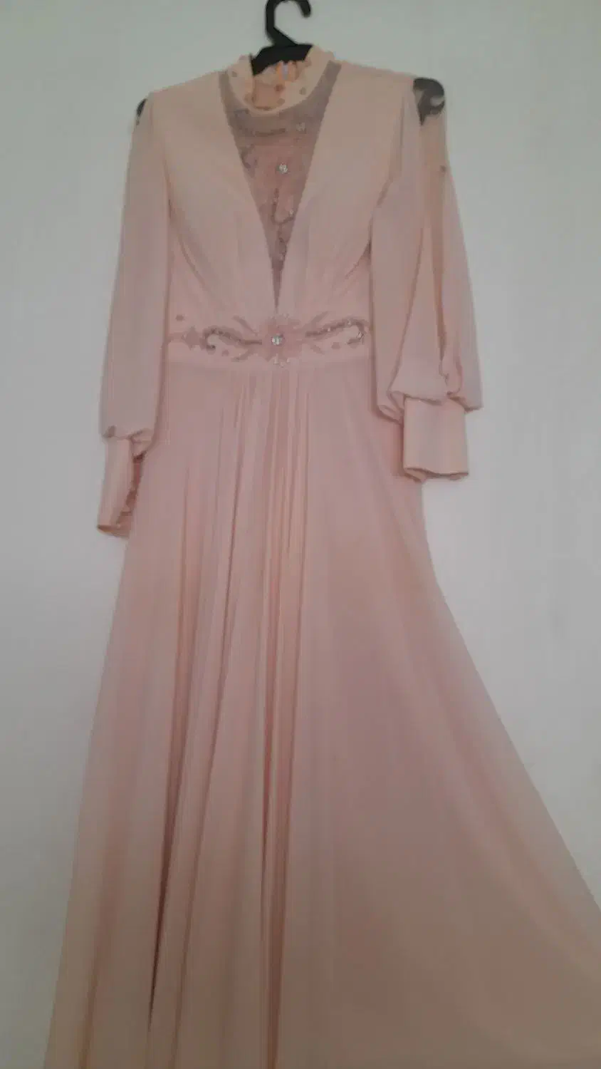 لباس مجلسی|لباس|کنگاور, |دیوار