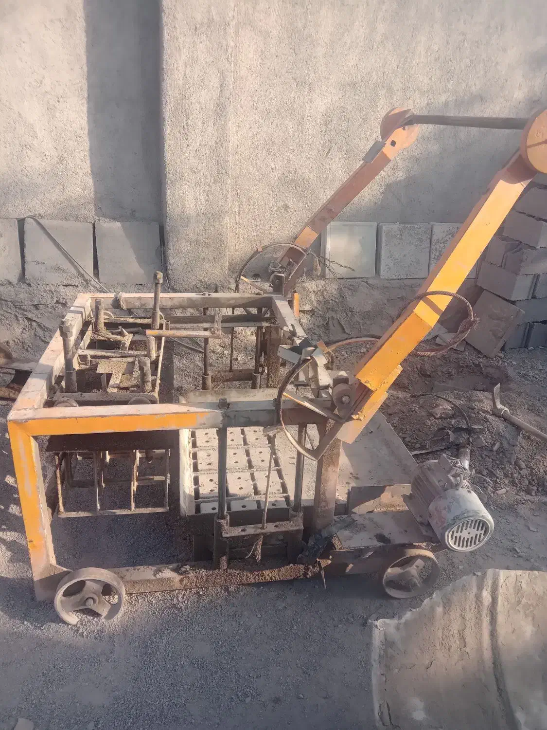 دستگاه بلوکه و میکسر|ماشینآلات صنعتی|مشهد, میان ولایت|دیوار