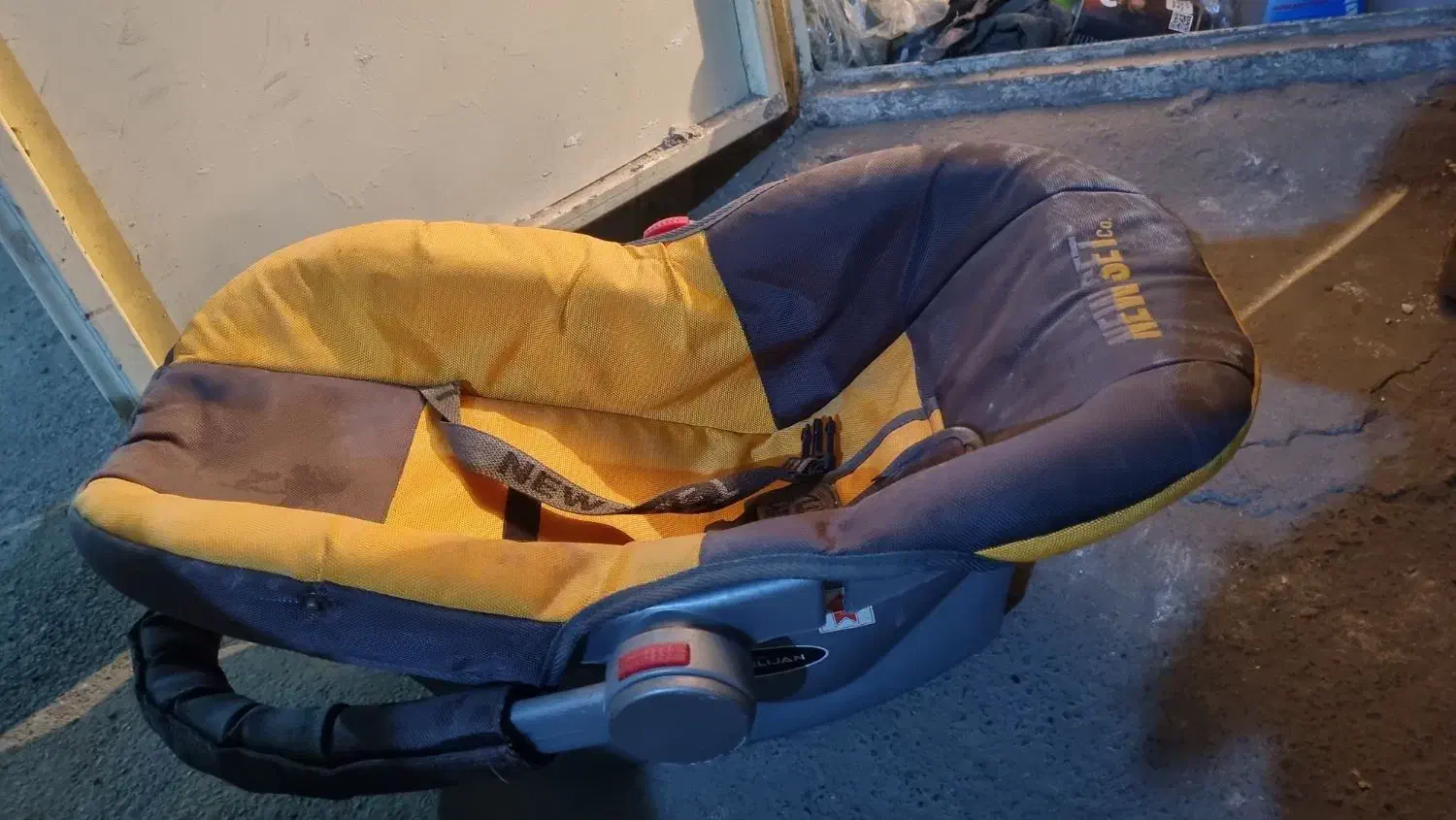 کریر نوزاد|کالسکه و لوازم جانبی|محمدشهر, همایون ویلا|دیوار