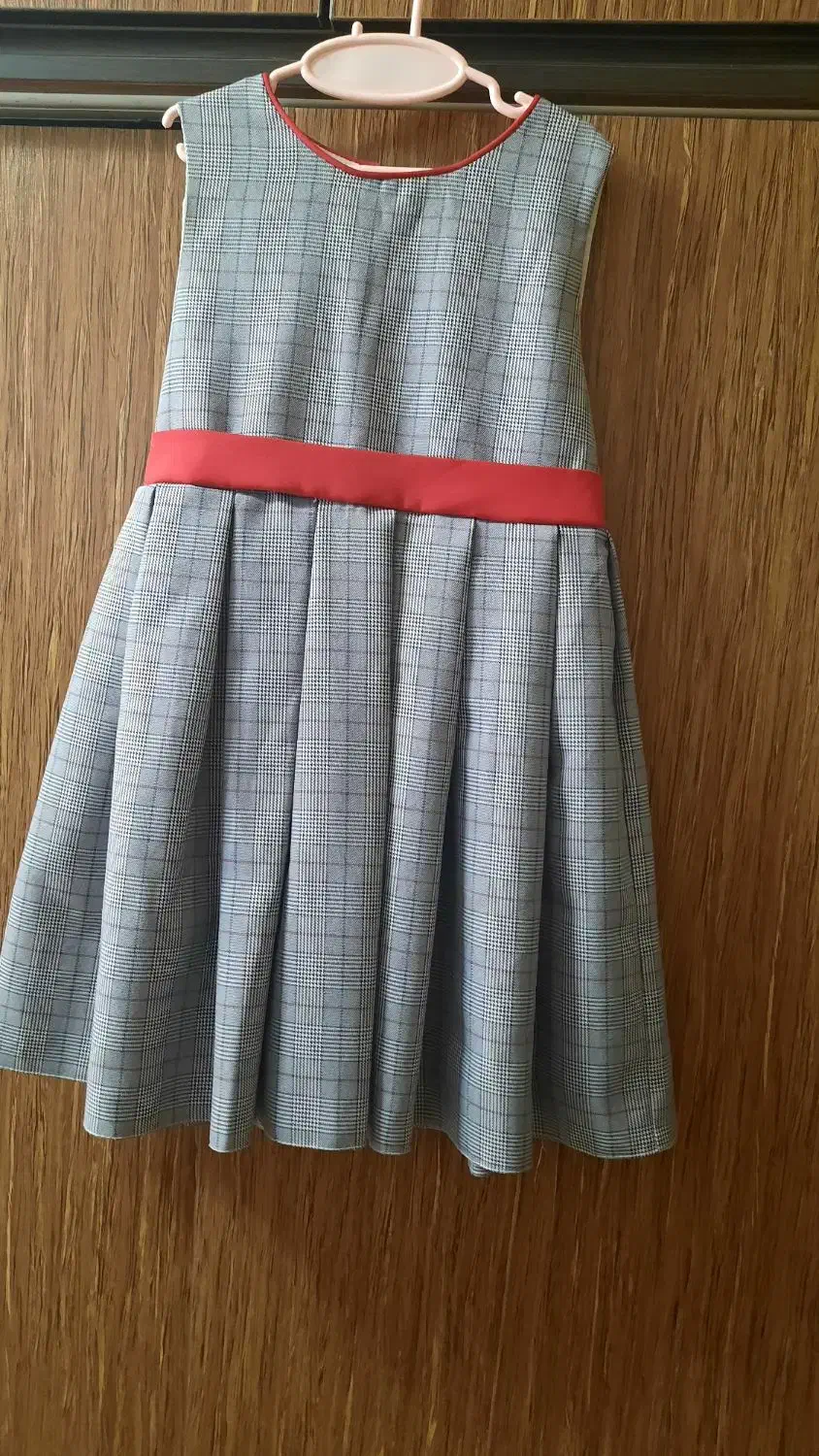 سه دست لباس مجلسی دخترانه خارجی|کفش و لباس بچه|رشت, کاکتوس|دیوار