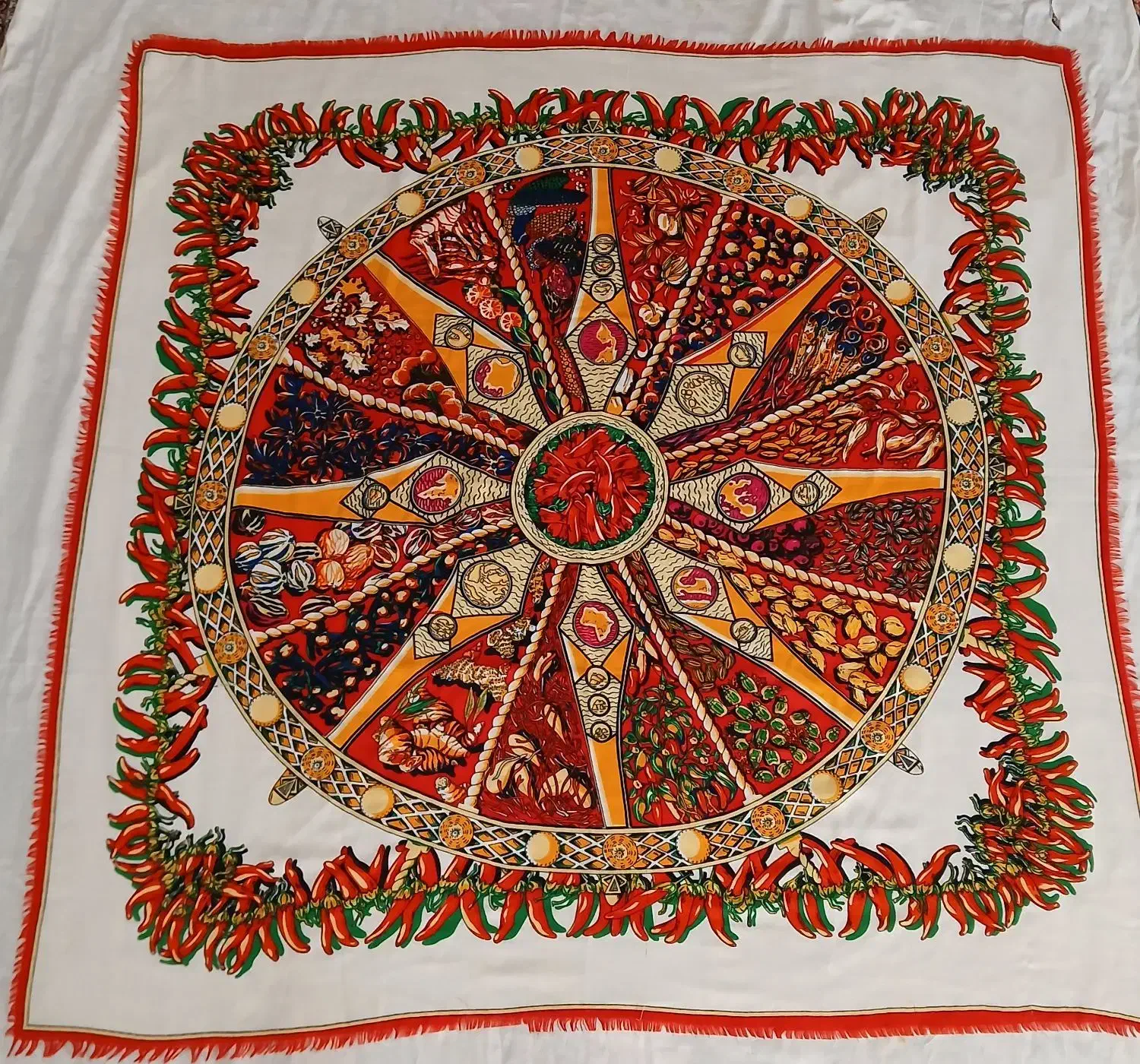 شال و روسری|لباس|اصفهان, قهجاورستان|دیوار