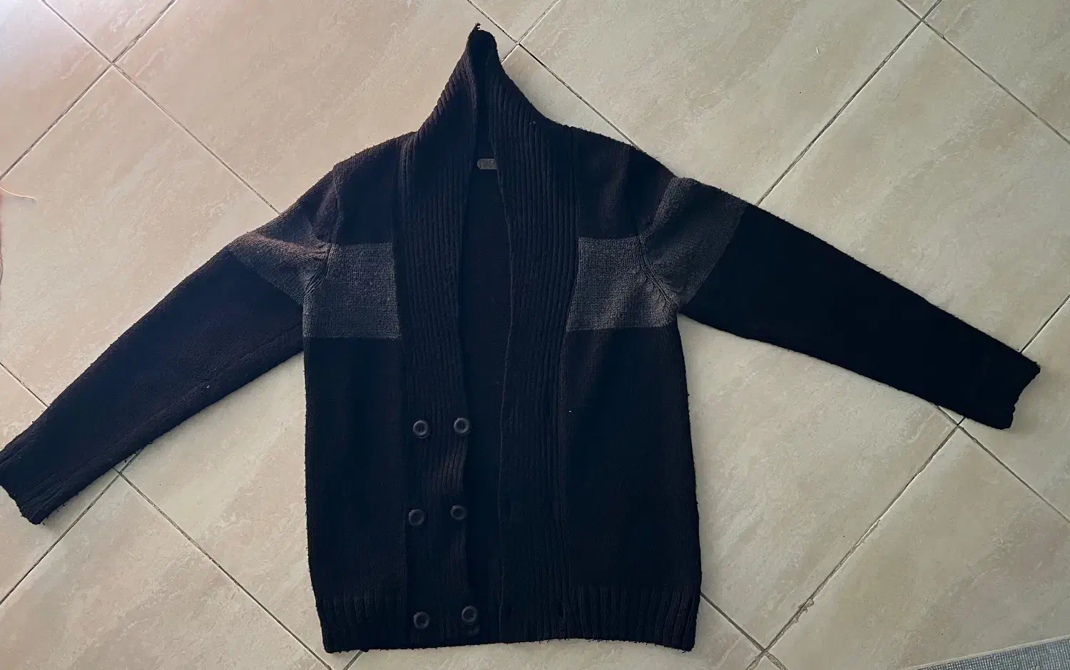 ژاکت (پلیور) در حد نو|لباس|ساری, |دیوار