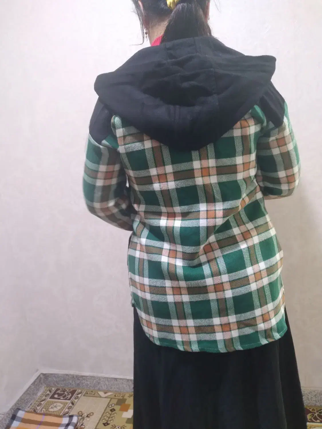 مانتو|لباس|رشت, گلزاران|دیوار