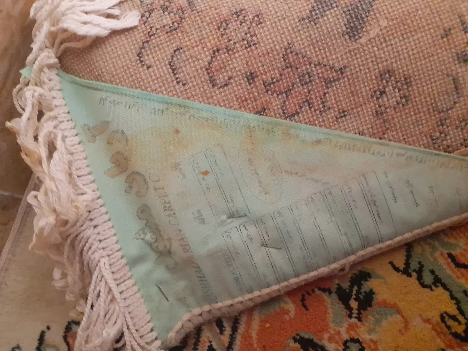 فرش ۱۲متری ماشینی رنگ زمینه کرم سالم|فرش|تربت‌حیدریه, بالا ولایت|دیوار