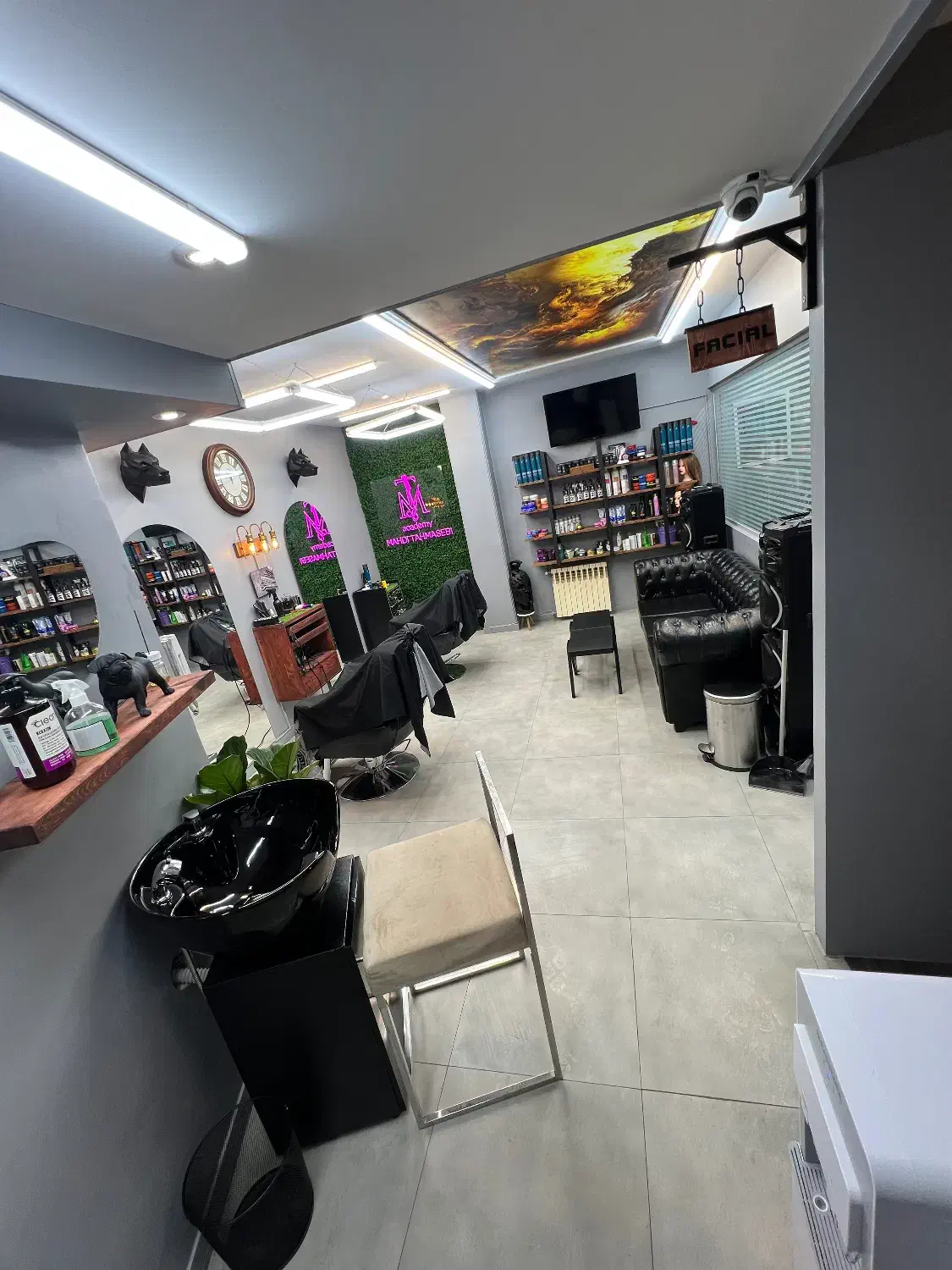 اجاره صندلی ارایشگاه مردانه درسعادت اباد|خدمات آرایشگری و زیبایی|تهران, سعادت‌آباد|دیوار