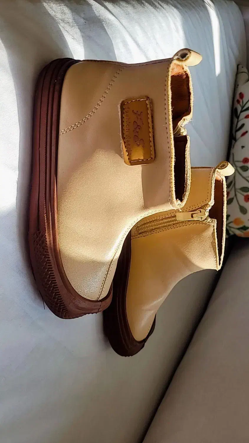 کفش کودک|کفش و لباس بچه|رشت, دباغیان|دیوار