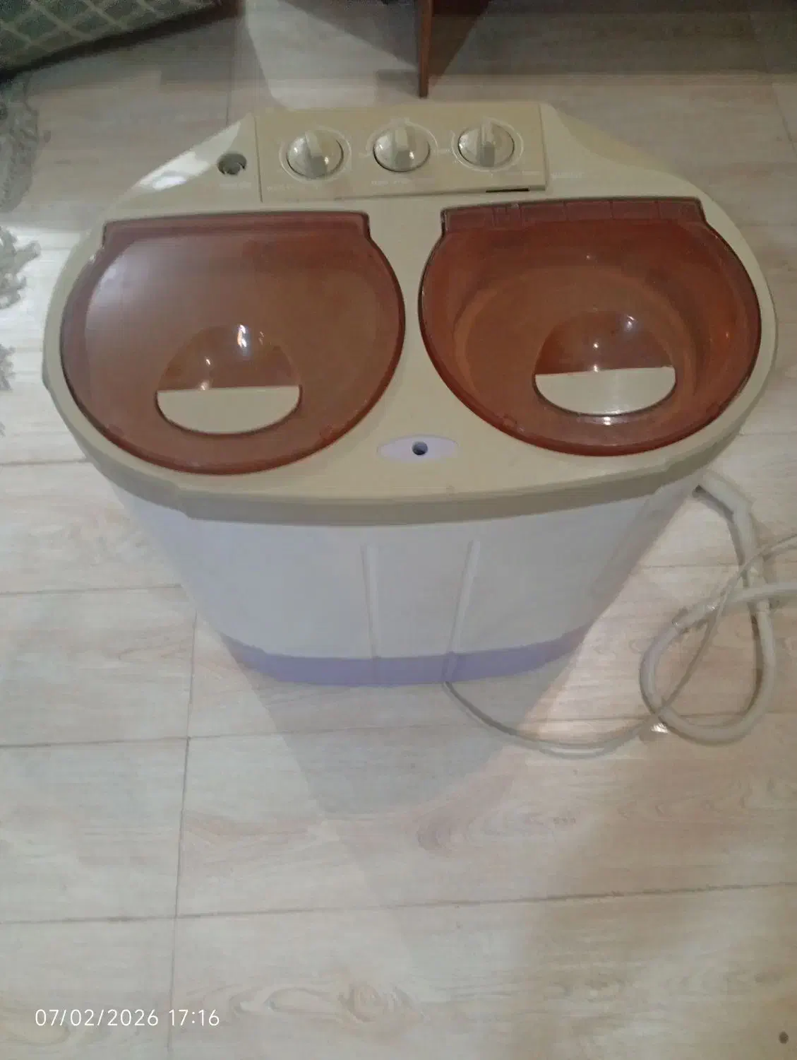 کهنه شور|ماشین لباسشویی و خشک‌کن لباس|شیراز, ریشمک|دیوار