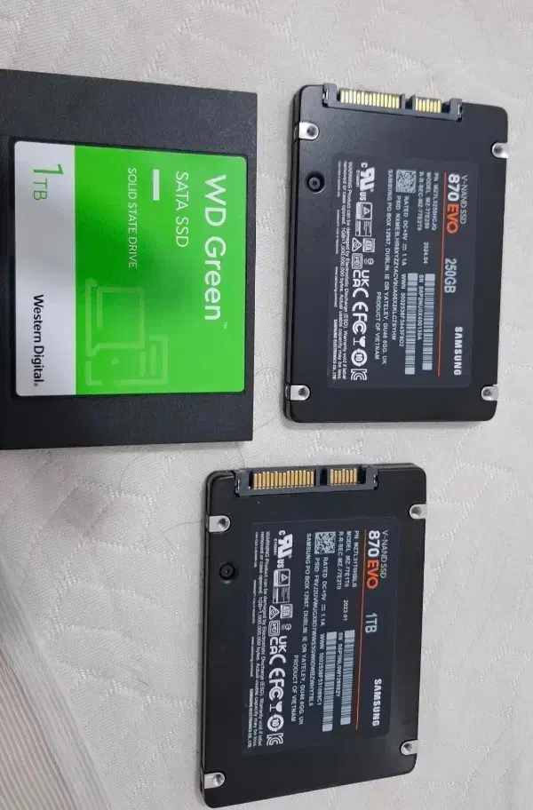 هارد اس اس دی ساتا و nvmو CPU|قطعات و لوازم جانبی رایانه|شیراز, شهرک مفتح|دیوار