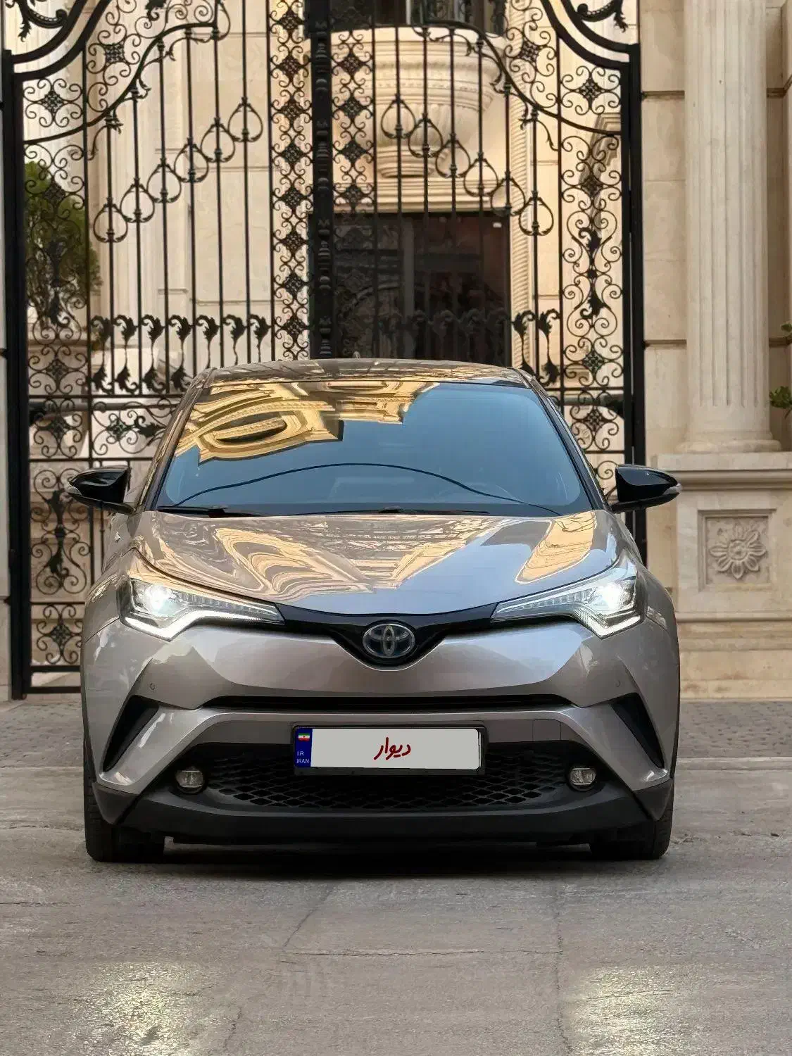 Toyota chr style selection hybrid|خودرو سواری و وانت|مشهد, کوثر|دیوار
