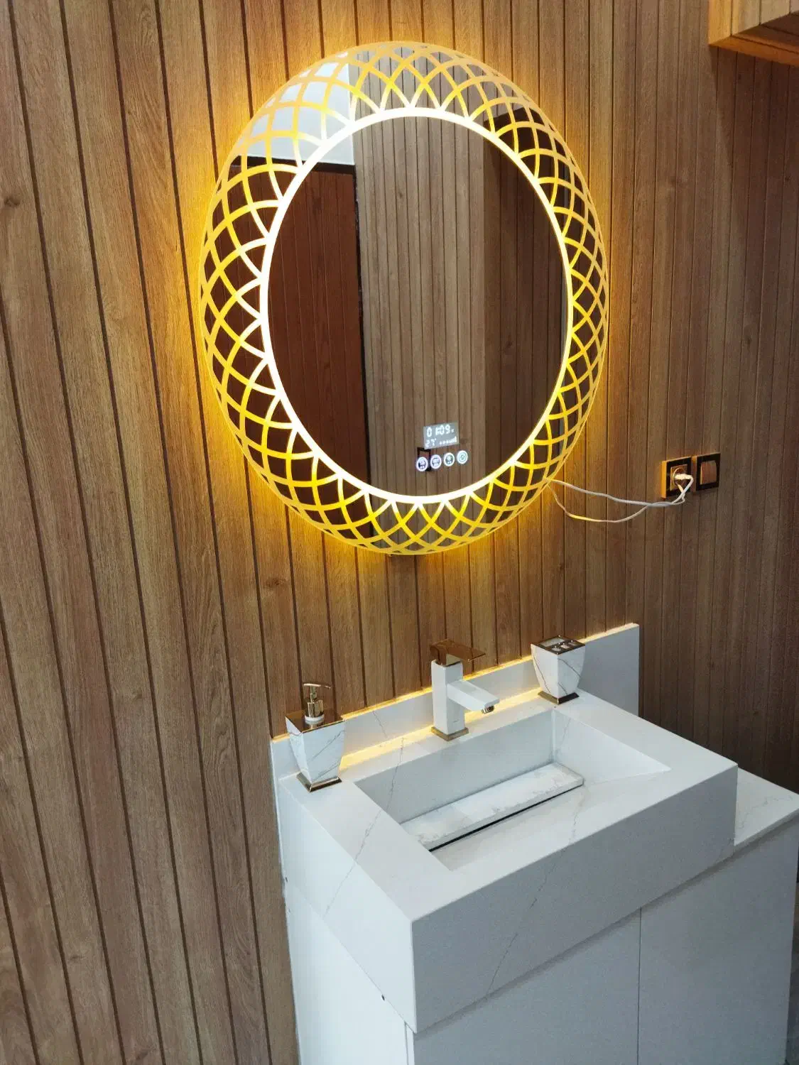 آینه دکوراتیو و آینه بک لایت آینه دفرمه|آینه|اصفهان, رهنان|دیوار