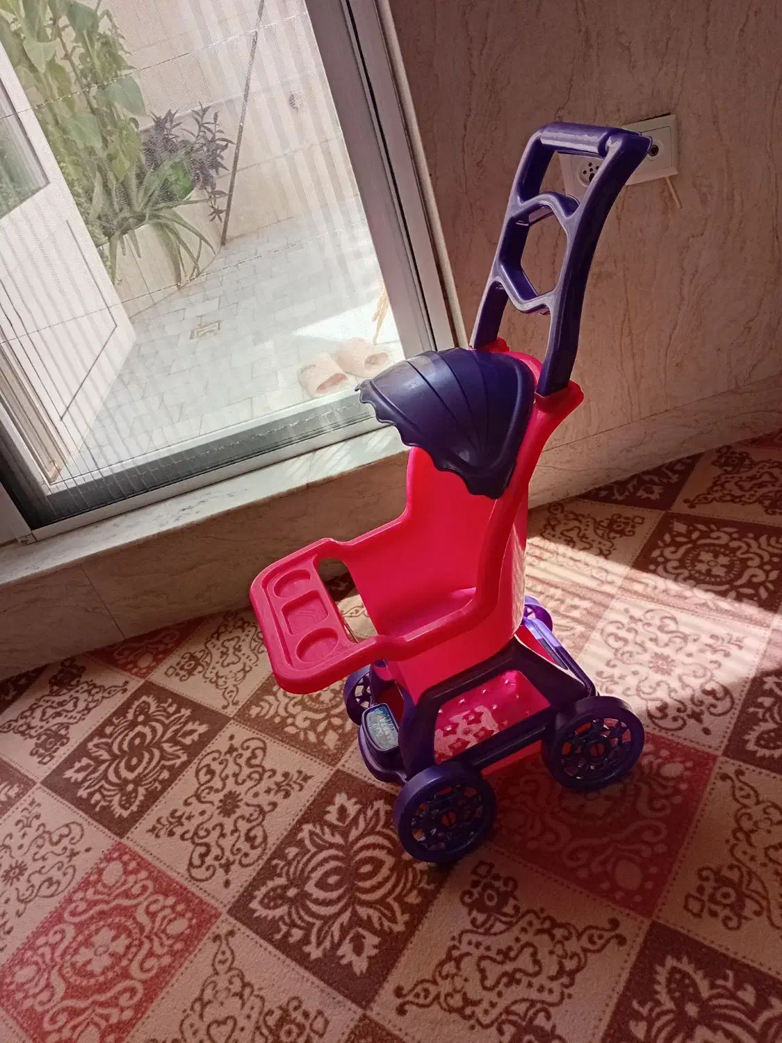 کالسکه پلاستیکی دخترانه .نونو بزرگه|اسباب‌بازی بچه|اردکان, |دیوار