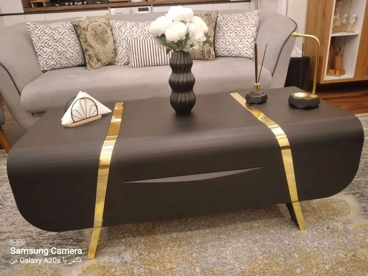 جلومبلی به همراه دوعددعسلی درحدنو|مبلمان خانگی و میز عسلی|بندر ماهشهر, |دیوار