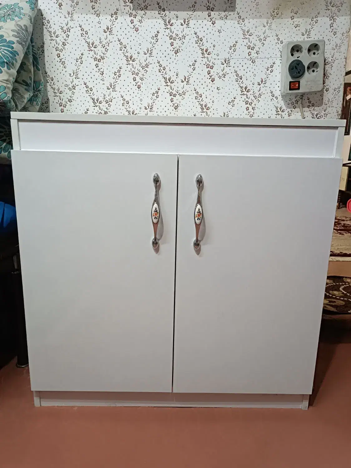 جاکفشی نو. مناسب جهیزیه. رنگ سفید|جاکفشی، کمد، دراور|مشهد, رسالت|دیوار