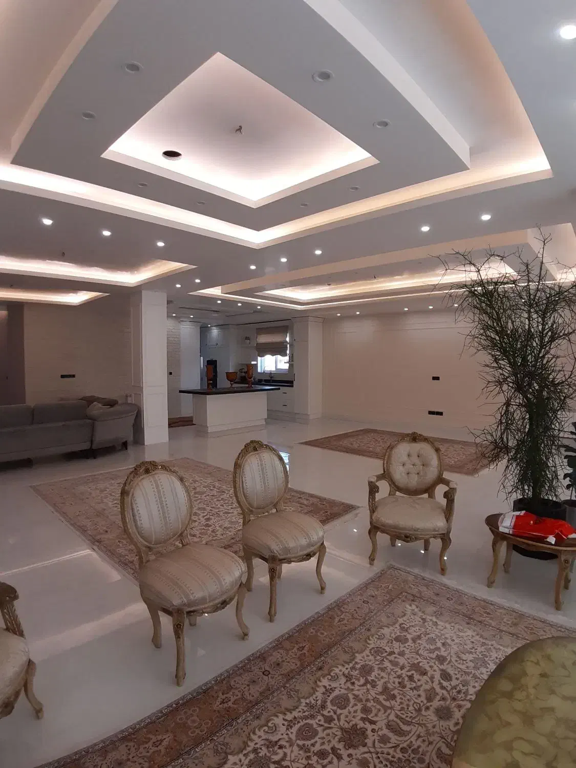 340متر / لوکس / بهترین لوکیشن نهضت|اجارهٔ آپارتمان|ساری, |دیوار