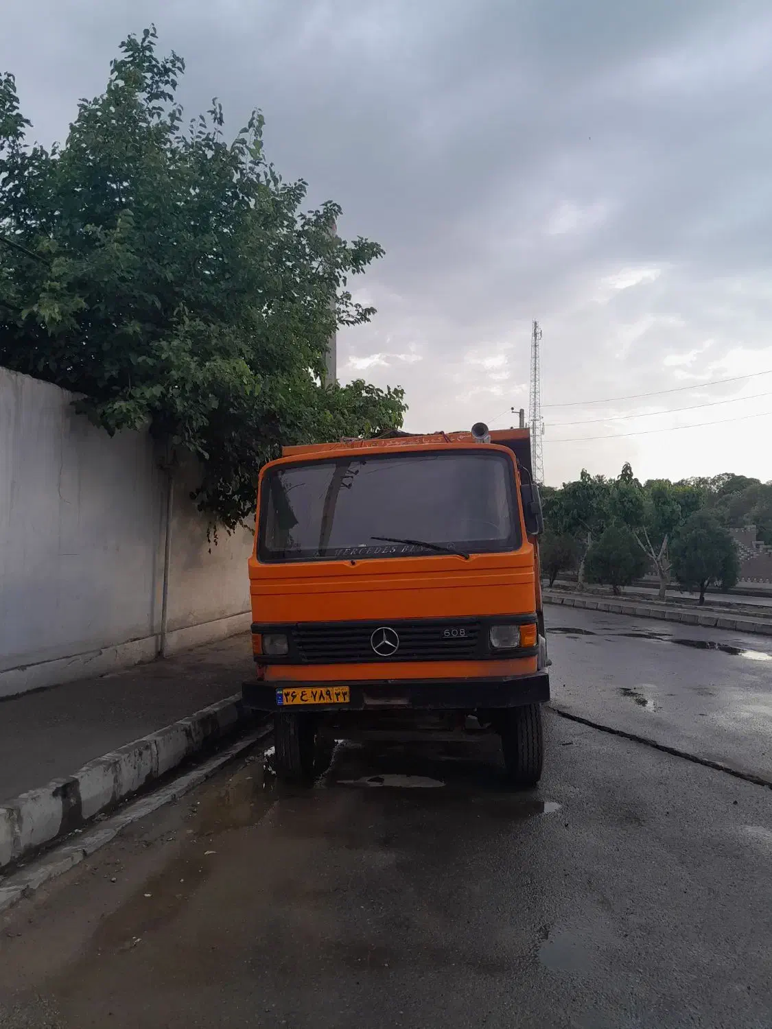 خاور ۶۰۸ کمپرسی|خودرو سنگین|ری, شهادت|دیوار