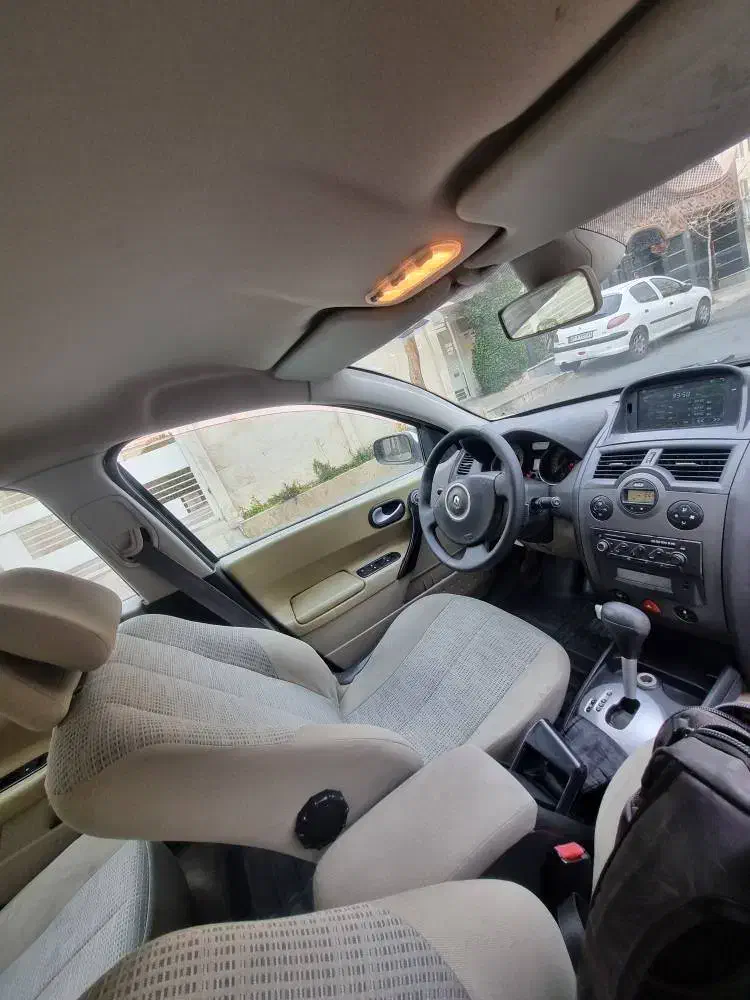 فروش مگان ۲۰۰۰اتومات|خودرو سواری و وانت|تهران, گلستان (شهرک راه آهن)|دیوار