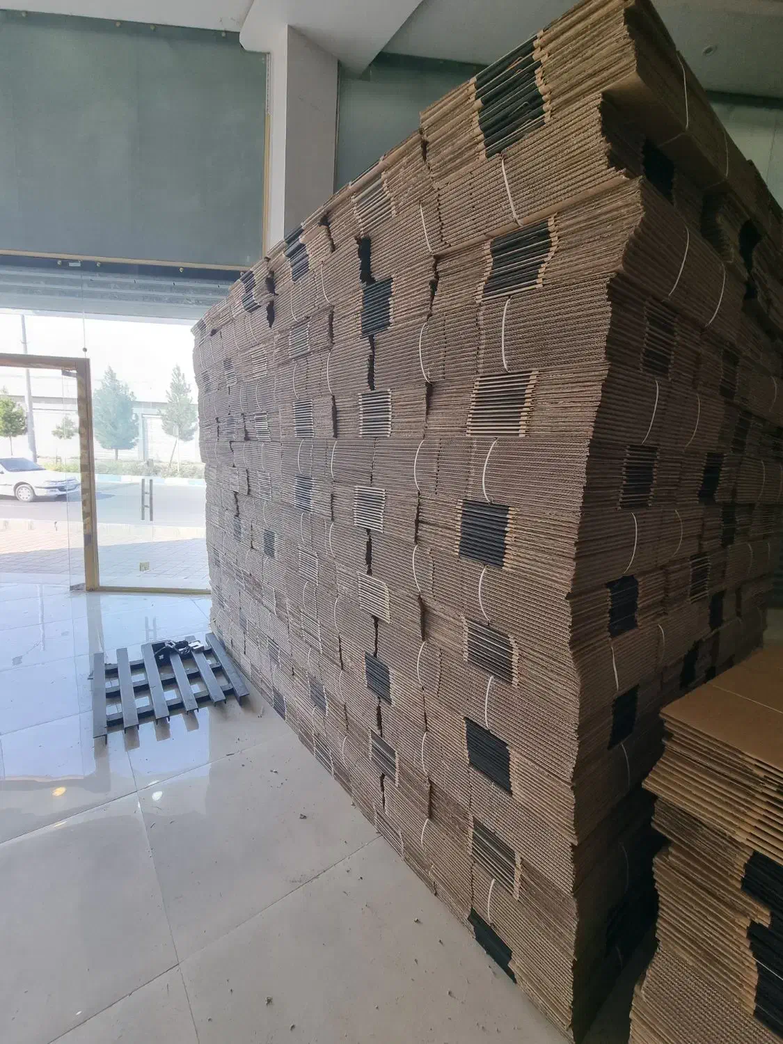 کارتن ۵ لایه مقاوم جنس کرافت|عمده‌فروشی|ماهدشت, |دیوار