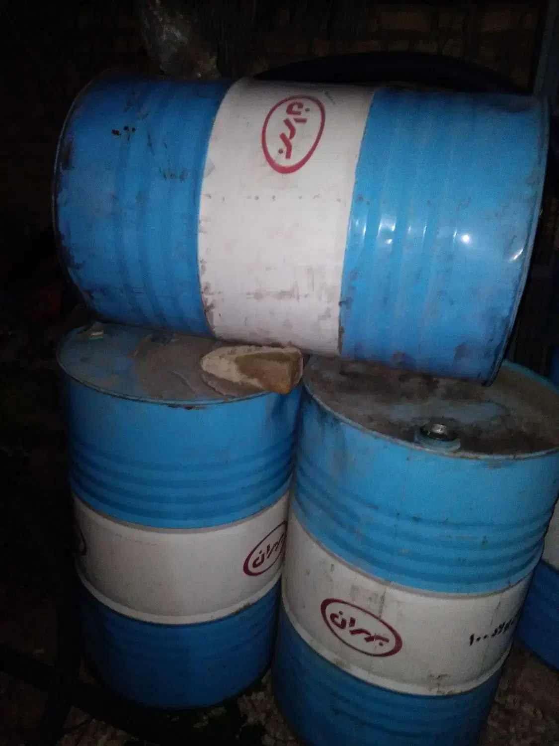 بشکه ۲۲۰ فلزی|ظروف نگهدارنده، پلاستیکی، یک‌بارمصرف|کوار, |دیوار