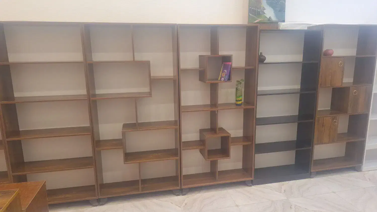 کتابخانه|کتابخانه، شلف، قفسههای دیواری|شیراز, سلطان آباد|دیوار