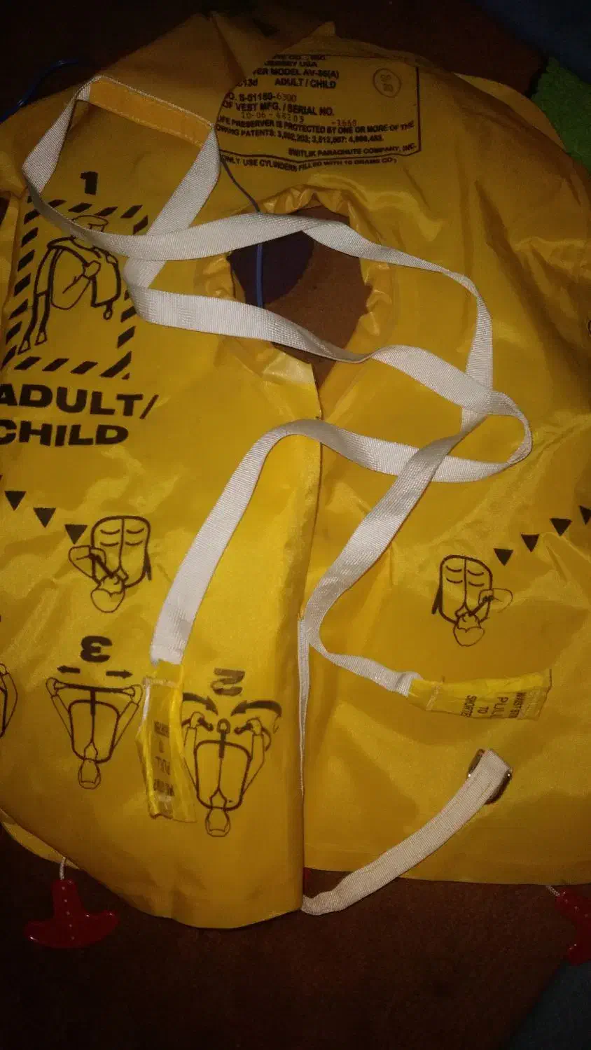 جلیقه شنا بسیار پیش رفته|غواصی و ورزش‌های آبی|تبریز, |دیوار