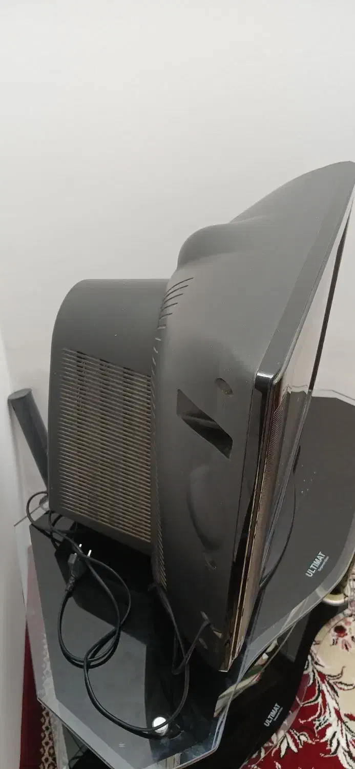 تلویزیون ۲۱ الجی همراه با دیجیتال|تلویزیون و پروژکتور|ازنا, |دیوار