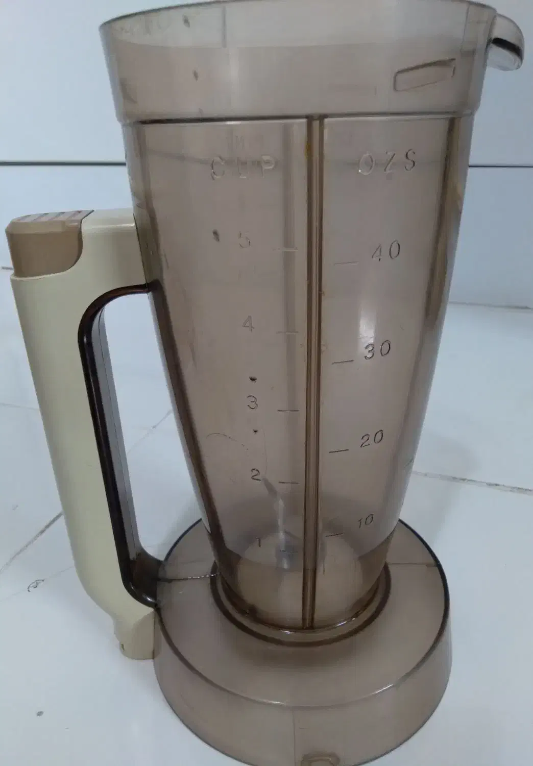 مخلوط کن کارکرده کاملا سالم بدون در|آبمیوه‌گیر و آب‌مرکبات‌گیر|تبریز, |دیوار