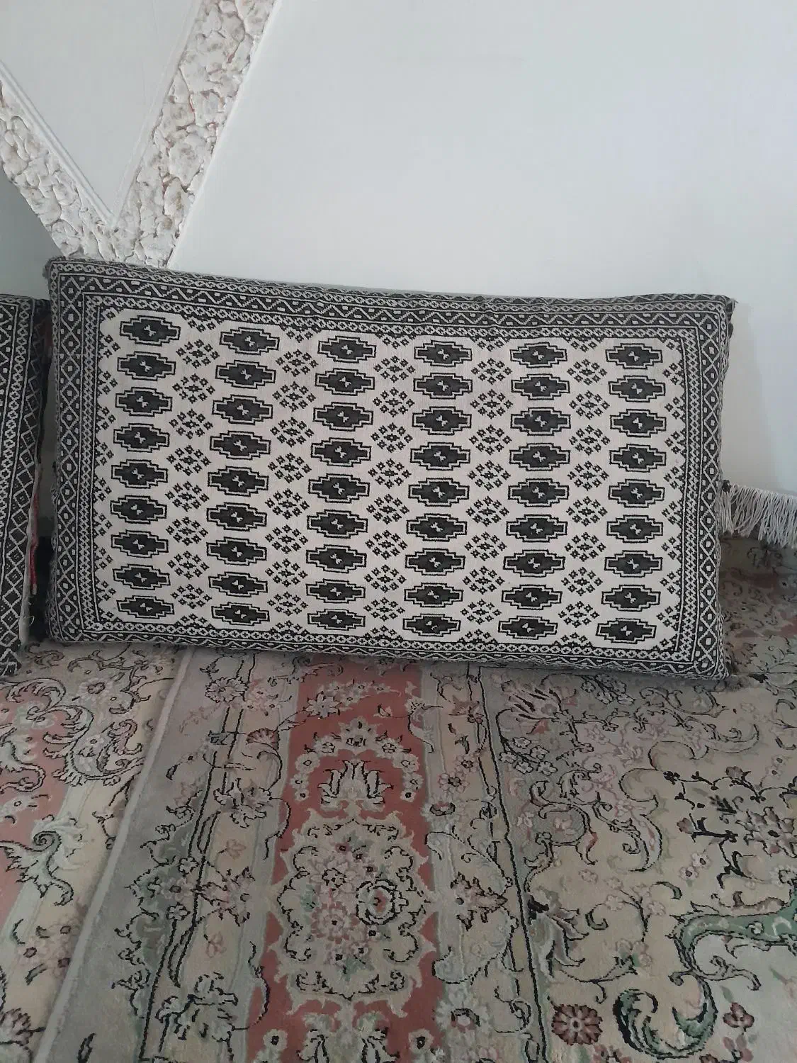 پشتی|پشتی|شیراز, حافظیه|دیوار