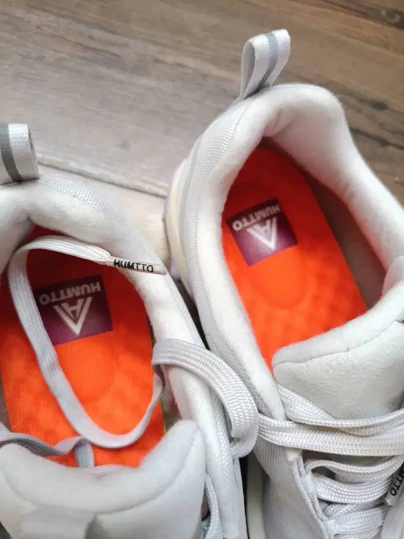 کفش humtto|کیف، کفش، کمربند|شیراز, ملاصدرا|دیوار