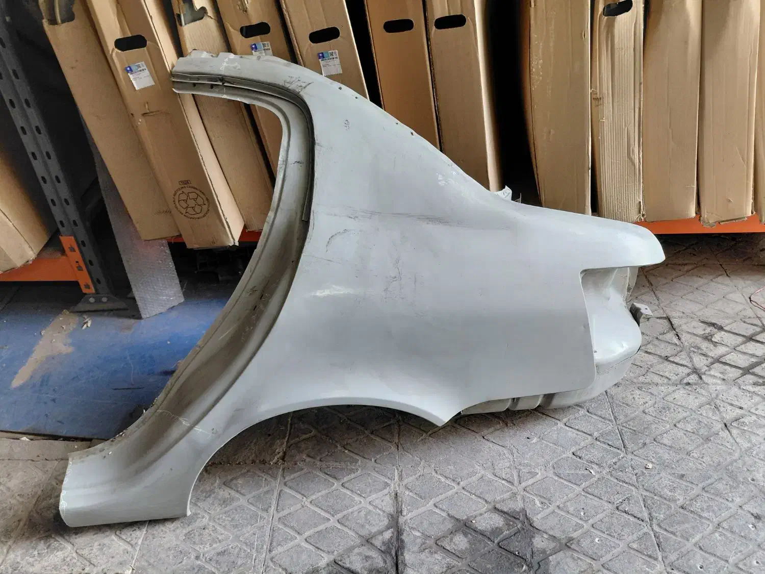 گلگیر عقب چپ رنا با دوبل جا چراغی|قطعات یدکی و لوازم جانبی|تهران, چیتگر شمالی|دیوار