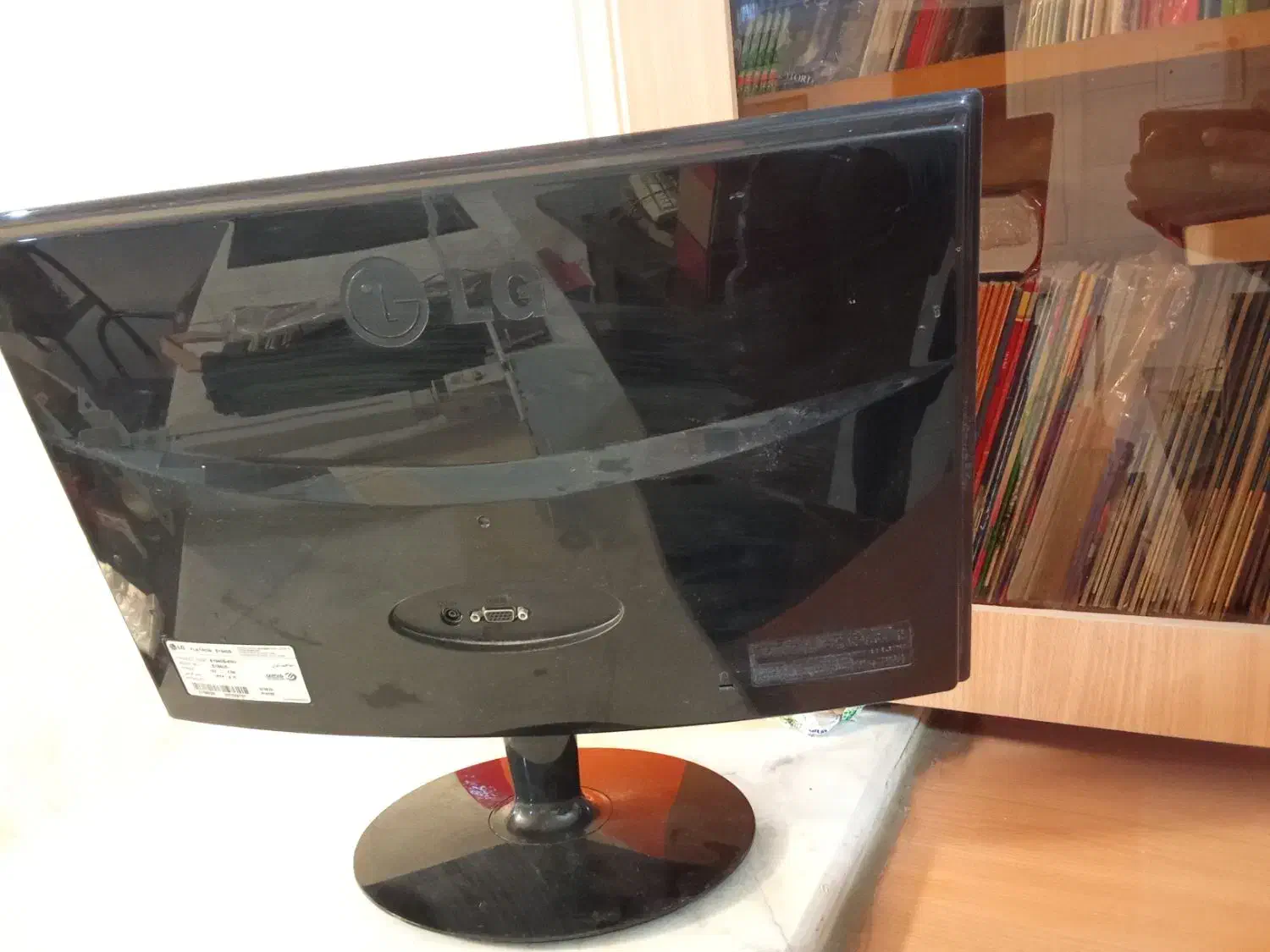 دو دستگاه کیس کامپیوتر همراه با مانیتور|رایانه رومیزی|اسلام‌شهر, شهرک مفیدی|دیوار