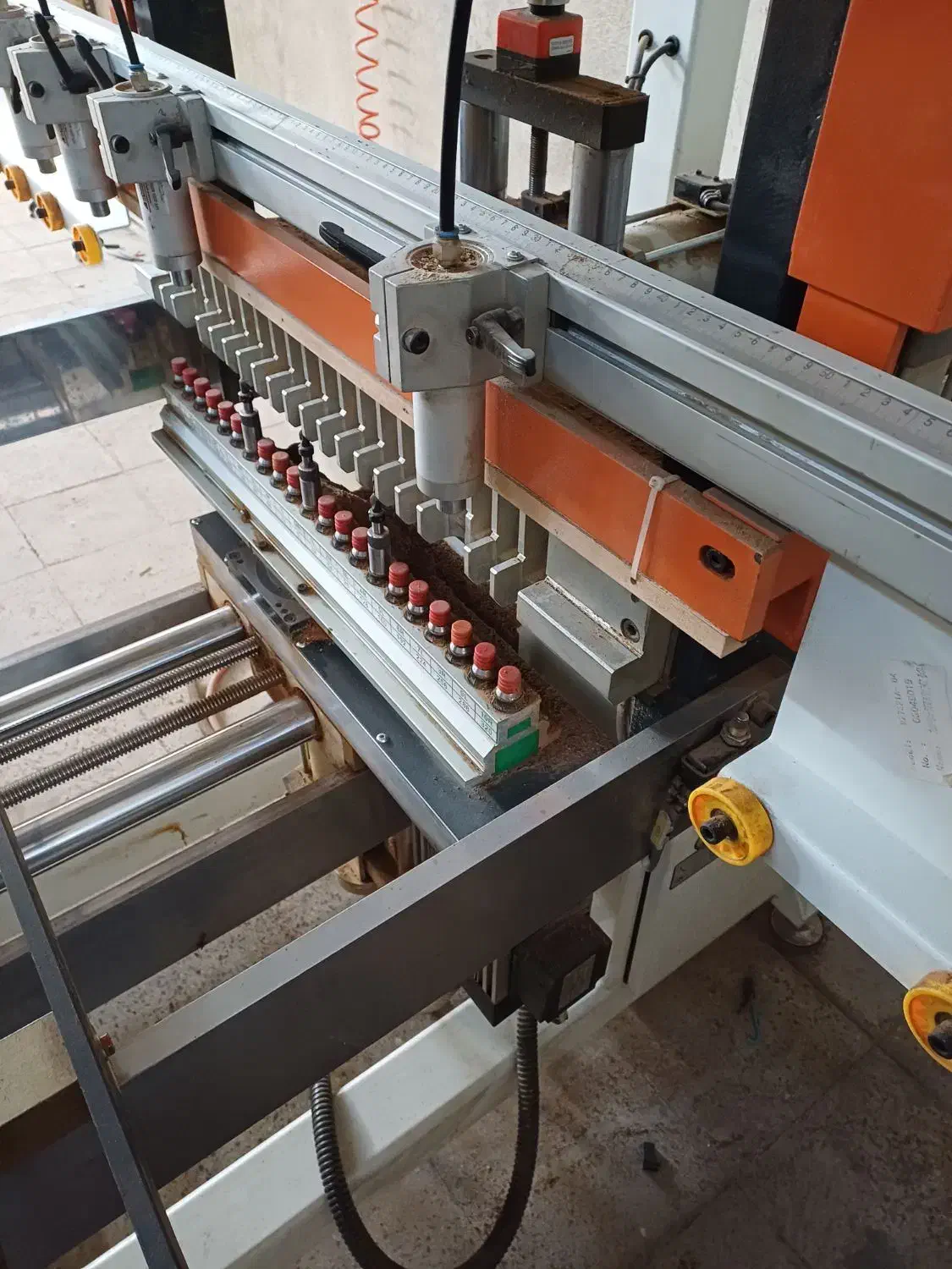 سوراخ زن الیت|ماشینآلات صنعتی|پردیس, سیاه سنگ|دیوار