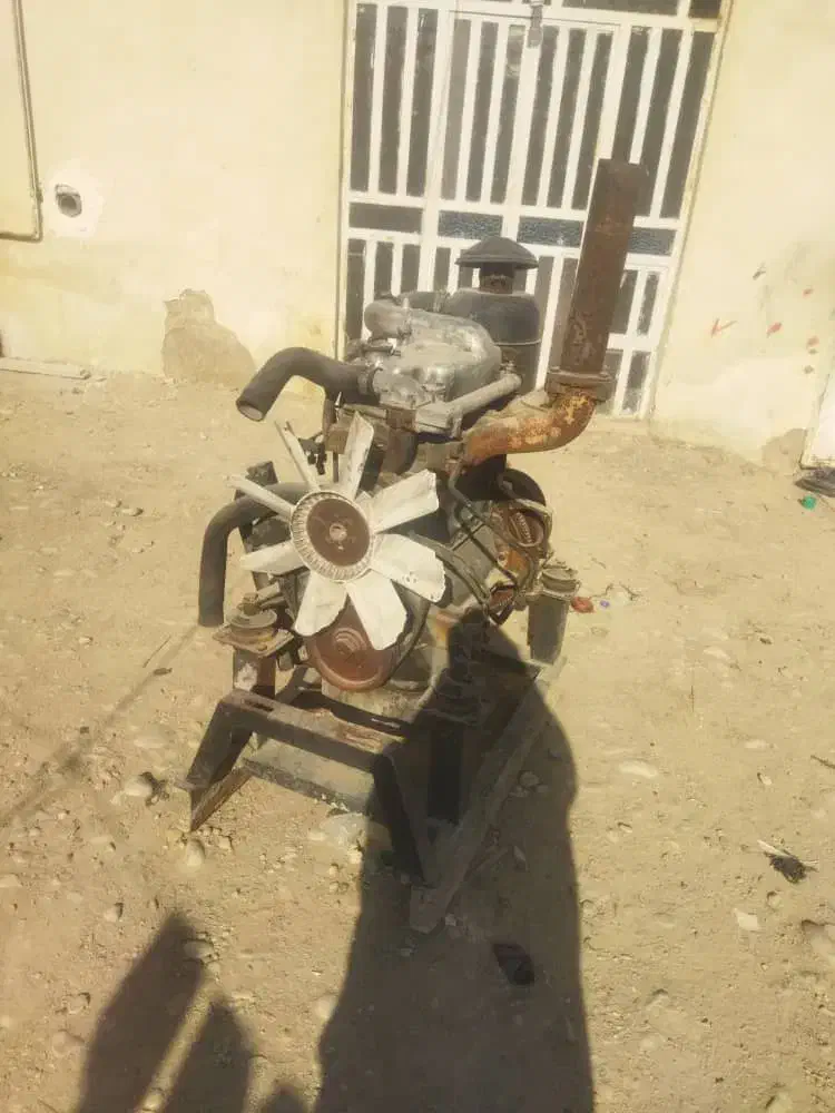 موتور تلمبه آبکش خاور ۴ سیلندر|ماشین‌آلات صنعتی|قیروکارزین, |دیوار