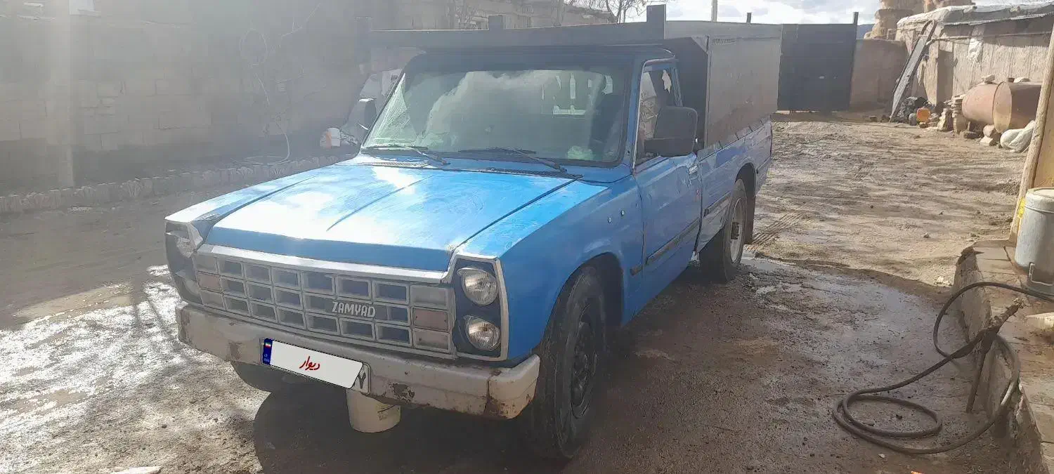 نیسان|خودرو سواری و وانت|میانه, |دیوار