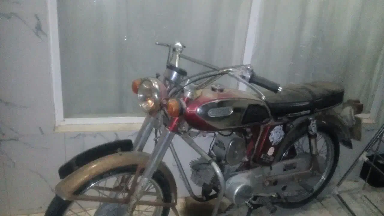 موتورسیکلت یاماها صد قرمز سری پنجاه و دو پلاک دار|موتورسیکلت|اصفهان, بهرامآباد|دیوار