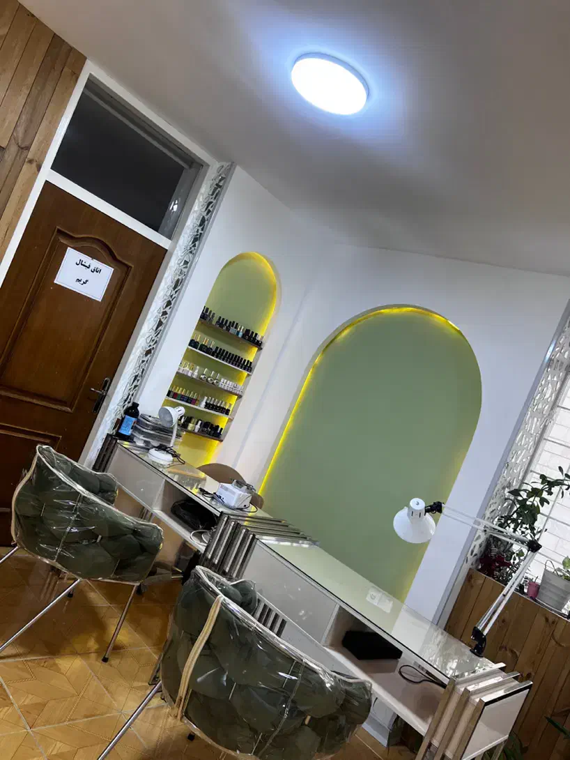 جذب نیروی باتجربه-سالن مجهز vip|استخدام درمانی، زیبایی، بهداشتی|شهرکرد, |دیوار