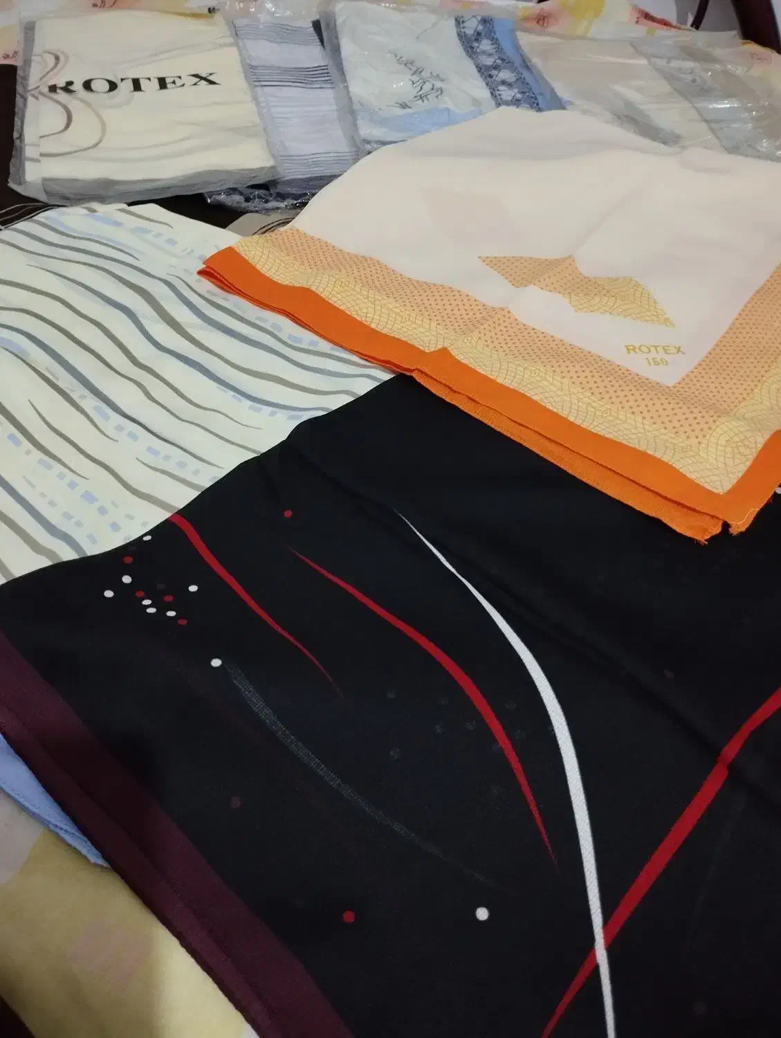 روسری ۷۰در۷۰ خارجی رنگبندی جنس خوب|لباس|پرند, فاز ۱|دیوار