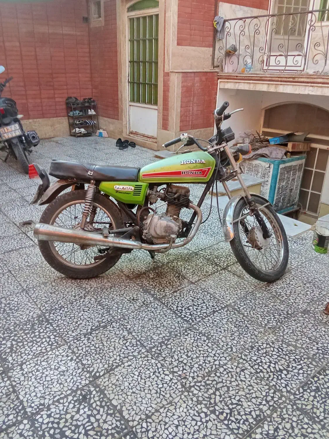 موتورسیکلت|موتورسیکلت|کاشان, کارگر|دیوار