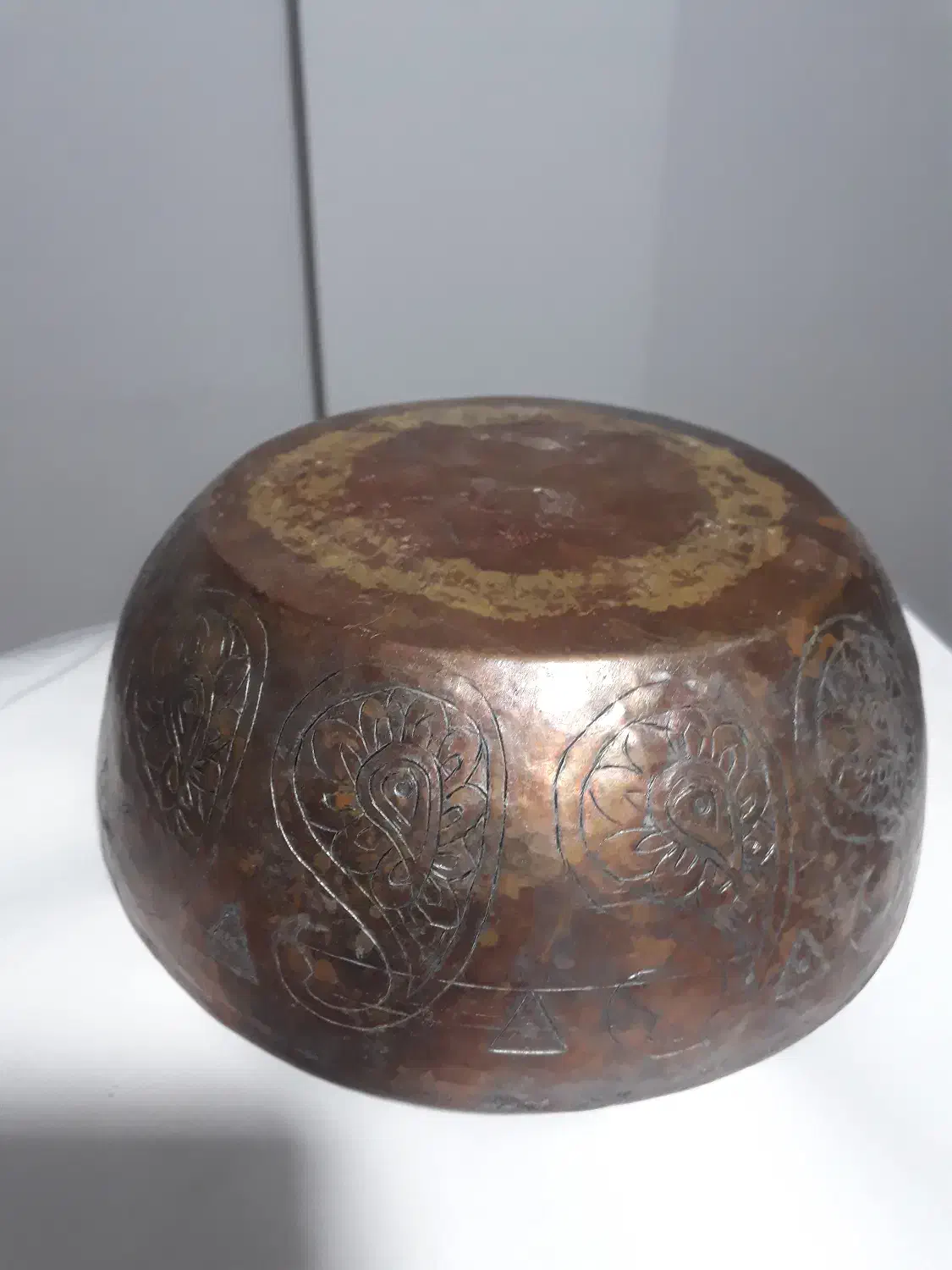 کاسه مسی|کلکسیون اشیاء عتیقه|اردبیل, |دیوار