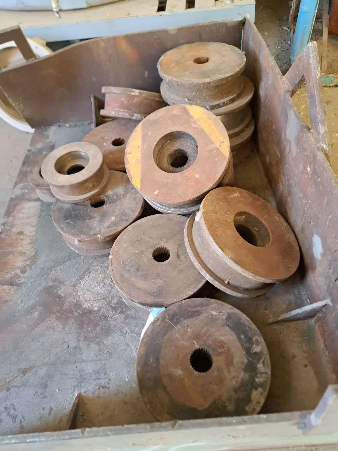 چرخ اماده vcn۴۴۰ ابکاری شده|ماشین‌آلات صنعتی|کهریزک, |دیوار