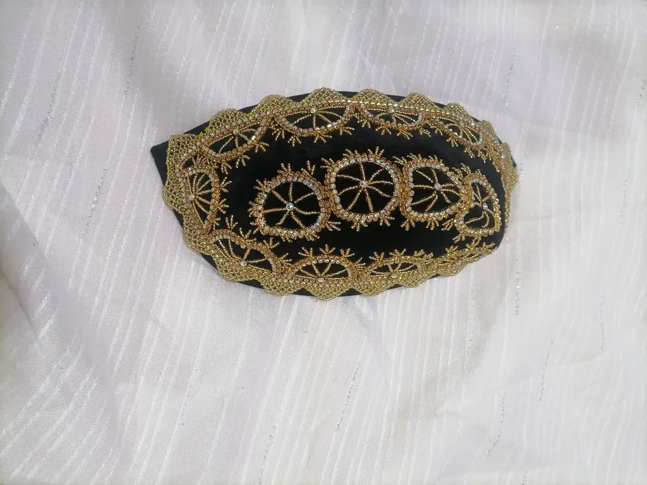 کلاه|لباس|یاسوج, |دیوار