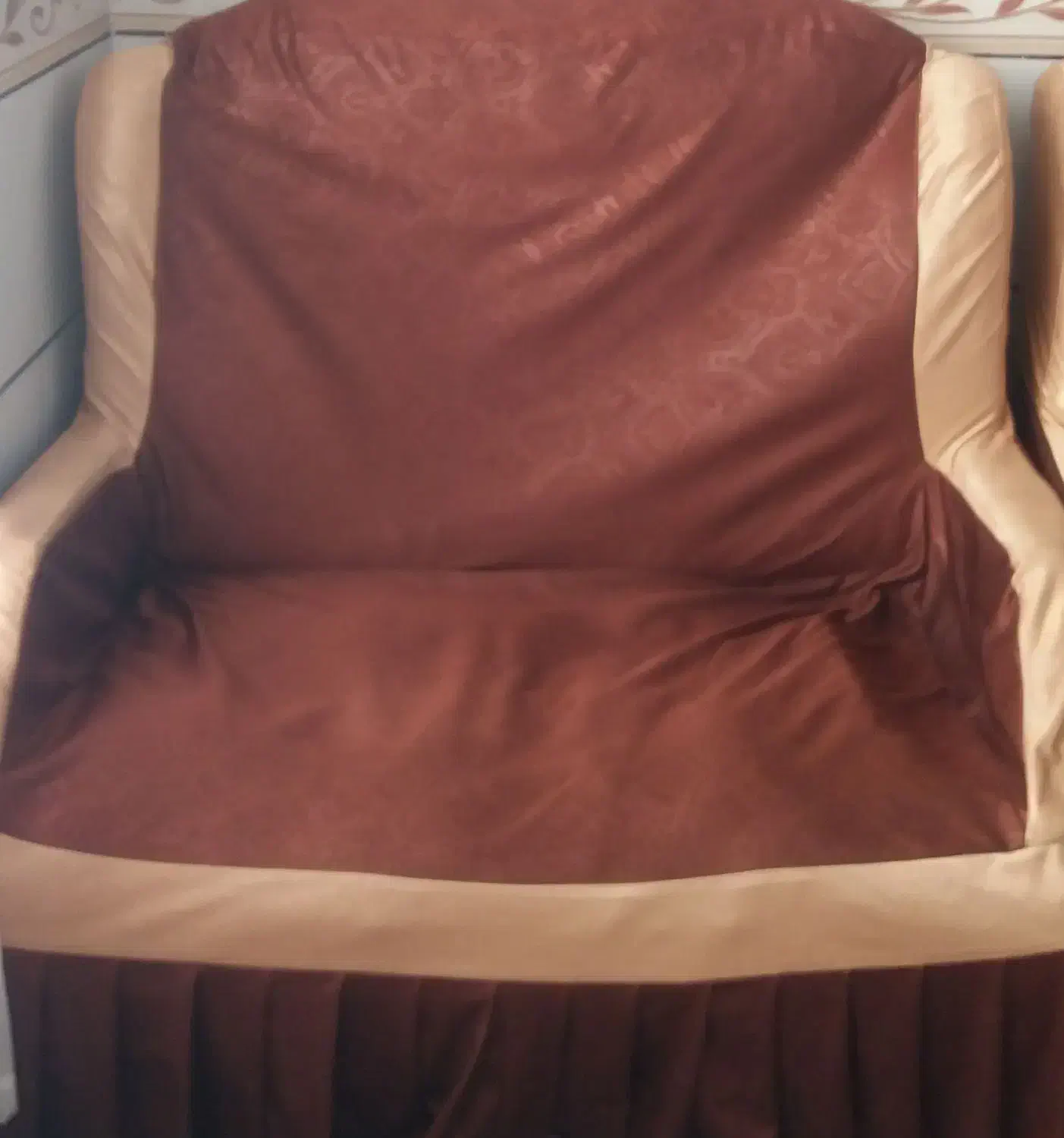 مبل ۷نفره ساده باکاور۷۰۰هزارتومان میفروشم.|مبلمان خانگی و میز عسلی|رفسنجان, |دیوار