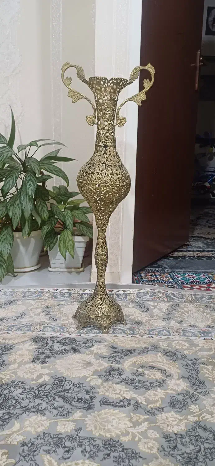 گلدان برنز|صنایع دستی و سایر لوازم تزئینی|گلستان (تهران), |دیوار