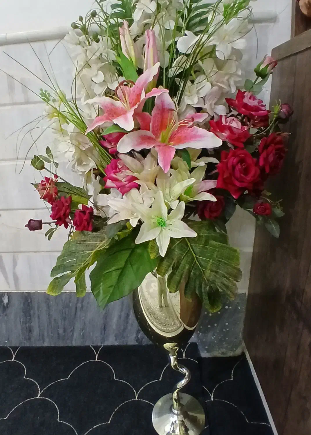 گل وگلدان|گل مصنوعی|قم, امامزاده ابراهیم|دیوار