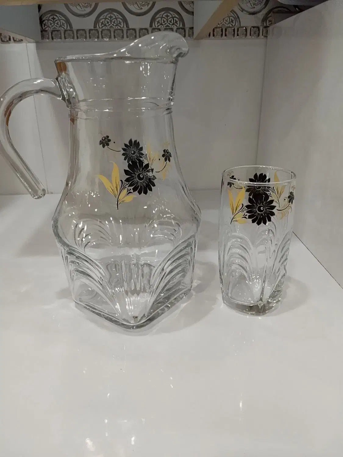 ۱۸ لیوان و ۳ پارچ|ظروف سرو و پذیرایی|اشنویه, |دیوار