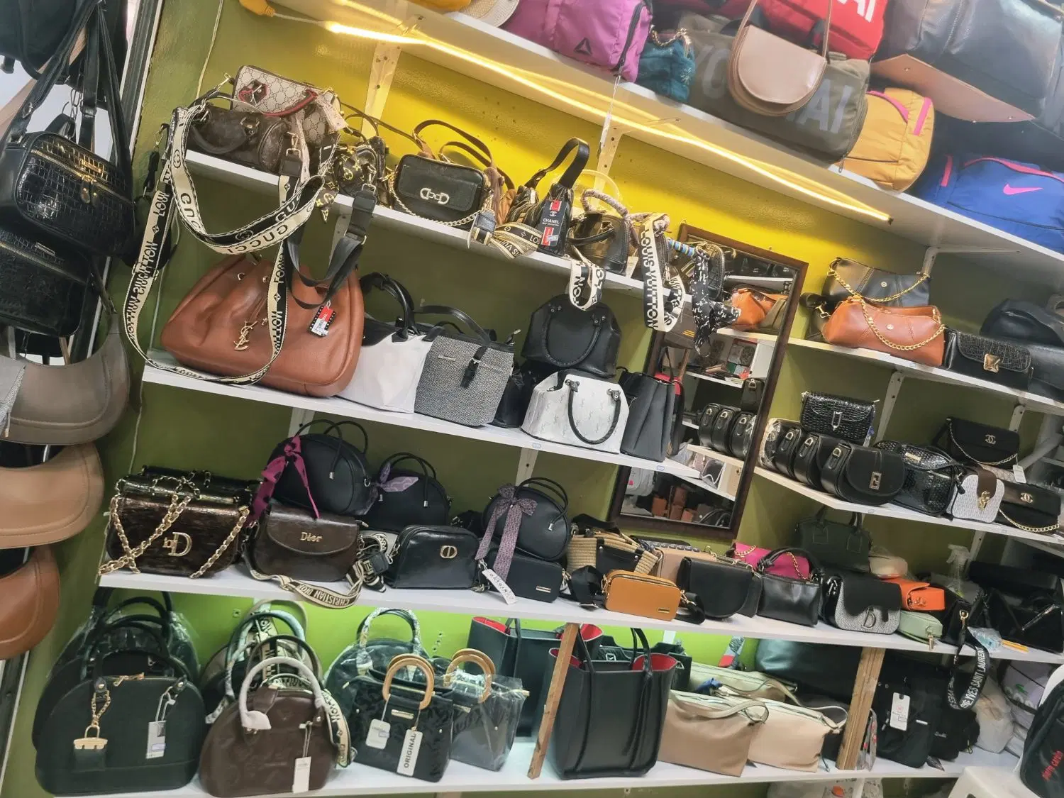 gallery kif BAG STORE|کیف، کفش، کمربند|جهرم, |دیوار