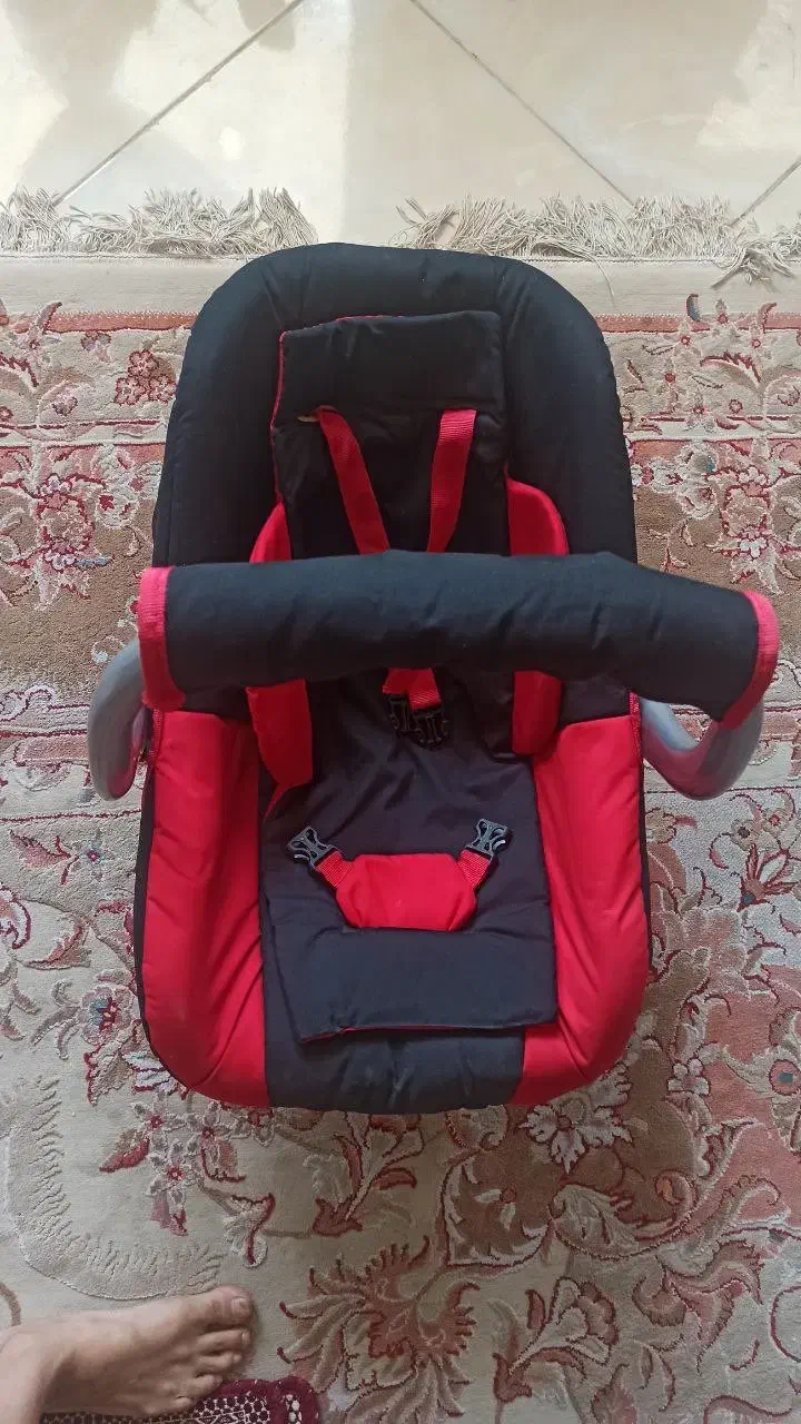 یک عدد کریر نوزاد|تخت و صندلی بچه|کرمان, |دیوار