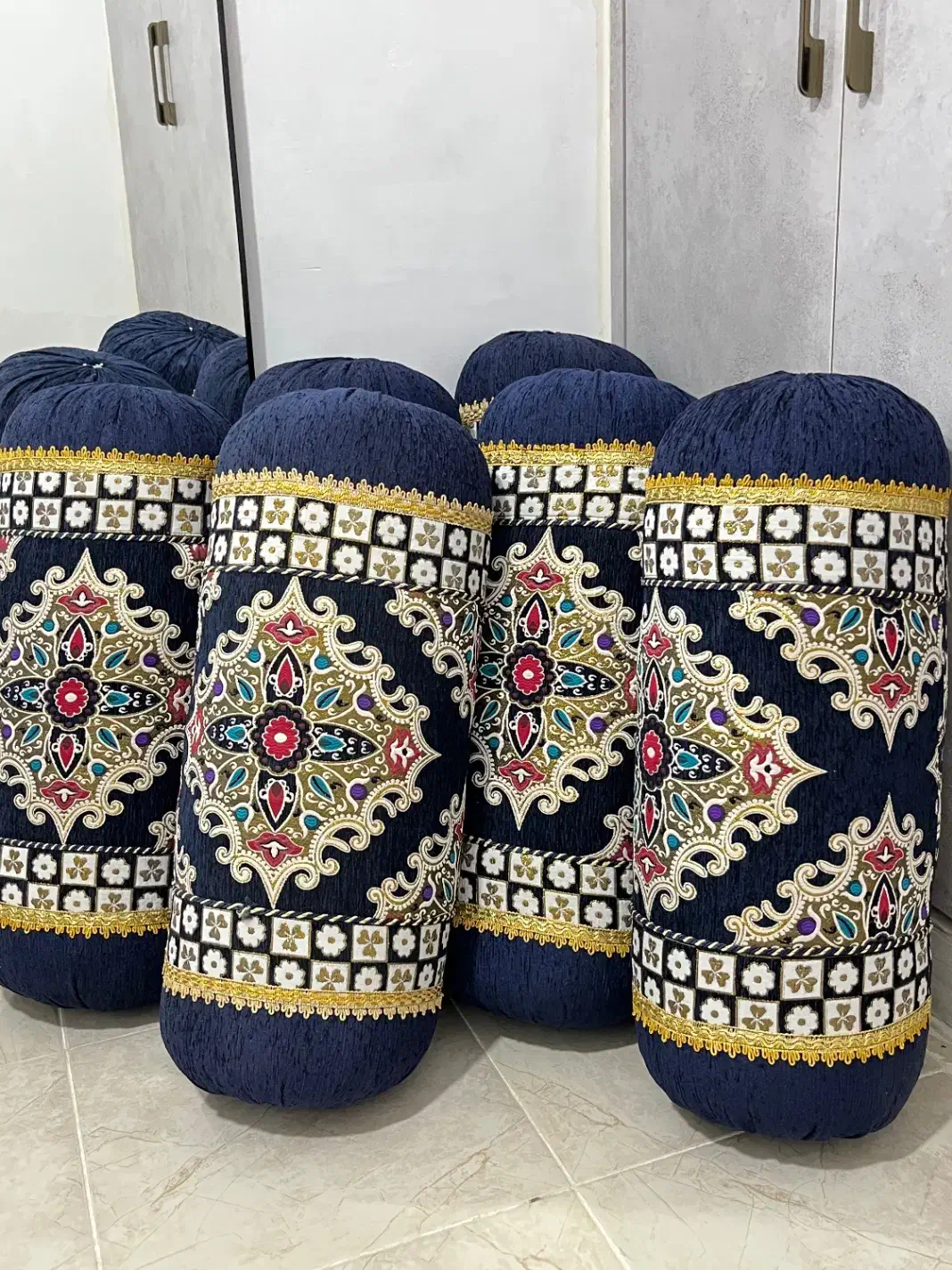 پشتی سنتی|پشتی|ایلام, |دیوار