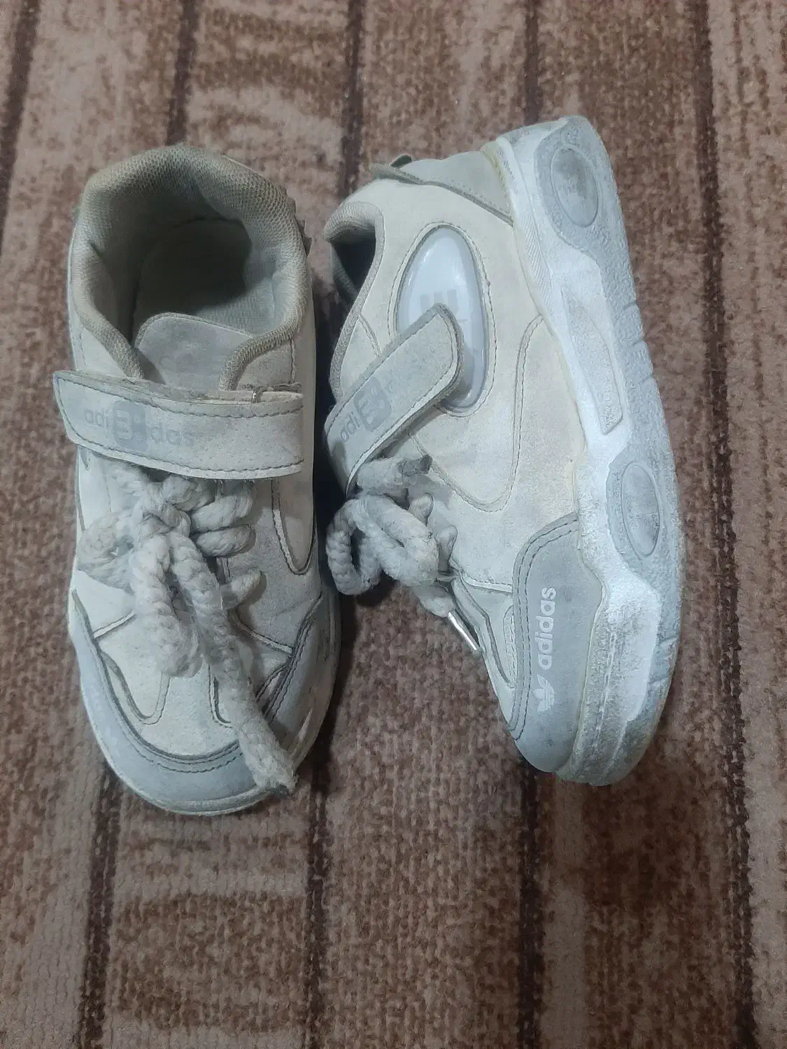 فروش تعدادی کفش بچگانه|کفش و لباس بچه|دوگنبدان, |دیوار