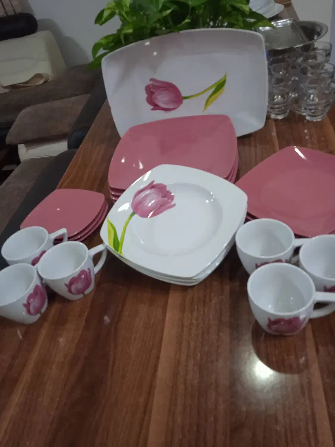 سرویس سرامیکی 600هزار4تا قابلمه روحی 700|ظروف سرو و پذیرایی|مشهد, میعاد (شهرک غرب)|دیوار